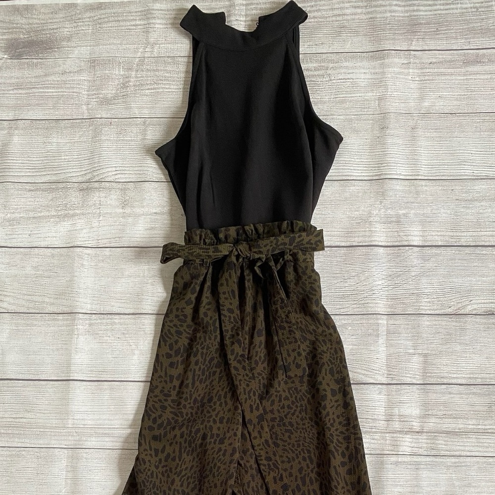 Francescas Julissan Black Top Green Leopard Print Sleeveless Jumpsuit Tie Waist - Picture 3 of 6